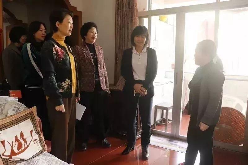首页 各地动态    市妇联主席吴亚汝,区委副书记卢秀萍等陪同省妇联